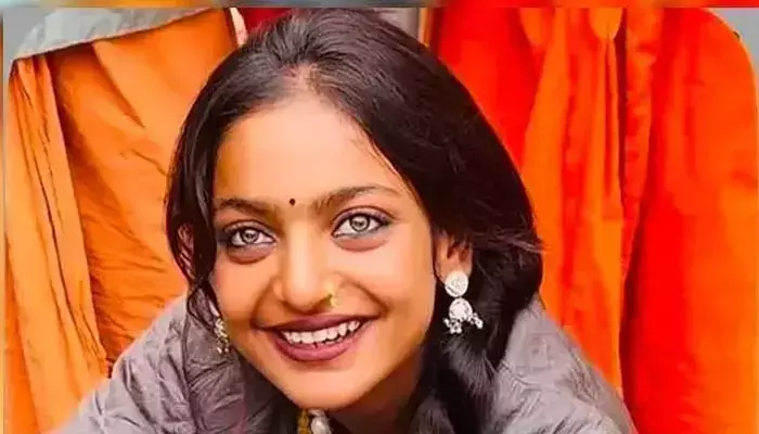 మోనాలిసాకు కలిసొచ్చిన మరో అదృష్టం.. అది ఏంటో తెలిస్తే ఆశ్చర్యపోవాల్సిందే!