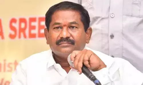 ఆ ఉద్యోగులను తొలగించం.. మంత్రి గుడ్​న్యూస్​