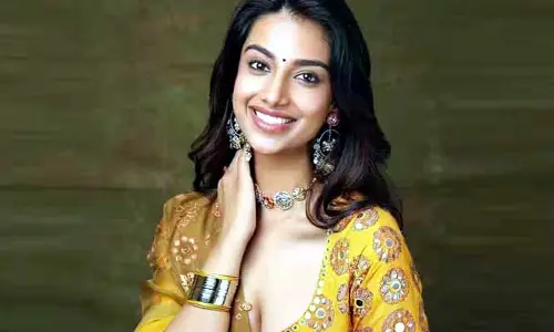 Meenakshi Chaudhary: యంగ్ హీరోయిన్ లేటెస్ట్ ఫొటోస్ వైరల్.. ఆహా మీను మేరీ జాను అంటున్న నెటిజన్లు..