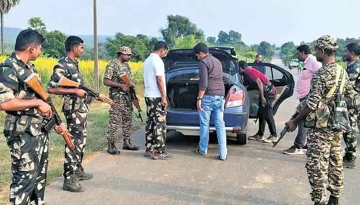 తెలంగాణ - ఛత్తీస్గఢ్ సరిహద్దులో హైఅలర్ట్ తెలంగాణ - ఛత్తీస్గఢ్ సరిహద్దులో హైఅలర్ట్