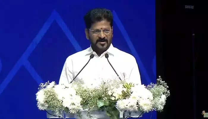 ఫేక్ న్యూస్ ప్రధానమైన ముప్పు.. ‘షీల్డ్-2025’ సదస్సులో సీఎం రేవంత్ ఆసక్తికర ప్రసంగం ఫేక్ న్యూస్ ప్రధానమైన ముప్పు.. ‘షీల్డ్-2025’ సదస్సులో సీఎం రేవంత్ ఆసక్తికర ప్రసంగం