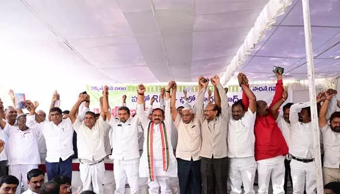 కాంగ్రెస్ ప్రభుత్వం ప్రియారిటీ రైతులతో పాటు విద్య, వైద్యం: TPCC అధ్యక్షులు, MLC మహేష్ కుమార్ గౌడ్ కాంగ్రెస్ ప్రభుత్వం ప్రియారిటీ రైతులతో పాటు విద్య, వైద్యం: TPCC అధ్యక్షులు, MLC మహేష్ కుమార్ గౌడ్