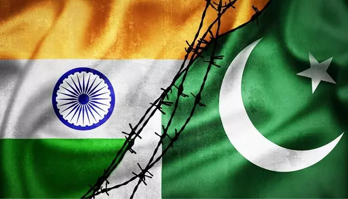 Kashmir: కశ్మీర్లో ప్రజాభిప్రాయ సేకరణ చేపట్టాలి.. పాక్ పార్లమెంటులో తీర్మానం ! Kashmir: కశ్మీర్లో ప్రజాభిప్రాయ సేకరణ చేపట్టాలి.. పాక్ పార్లమెంటులో తీర్మానం !