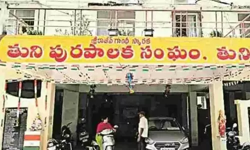 తునిలో.. తగ్గేదేలే.. పట్టు వీడని వైసీపీ, టీడీపీ