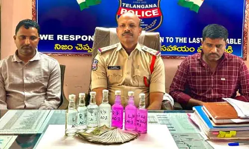 ఫ్లాష్.. ఫ్లాష్.. మక్తల్‌లో ఏసీబీ దాడులు.. రెడ్ హ్యాండెడ్‌గా చిక్కిన పోలీసులు