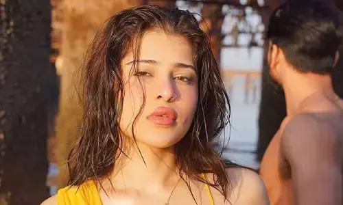Edin Rose hot  looks in beach