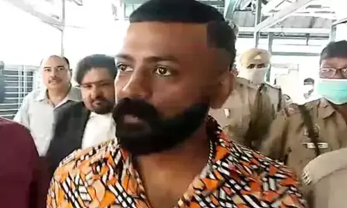 Sukesh: ఖర్చు చేసేందుకు మీ దగ్గర చాలా డబ్బుంది- సుకేష్ పై సుప్రీంకోర్టు ఆగ్రహం