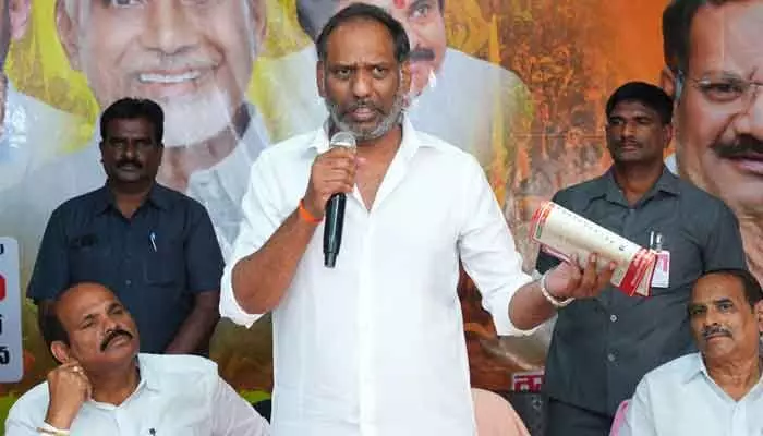 ఏపీని ఆ దేవుడు కూడా కాపాడలేరు: మంత్రి గొట్టిపాటి సెన్సేషనల్ కామెంట్స్ ఏపీని ఆ దేవుడు కూడా కాపాడలేరు: మంత్రి గొట్టిపాటి సెన్సేషనల్ కామెంట్స్