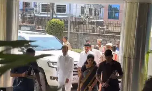 KCR : పాస్ పోర్టు ఆఫీస్ కు మాజీ సీఎం కేసీఆర్!..వైరల్ గా సామ ట్వీట్!!