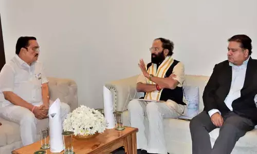 ఏపీ అదనపు నీటి వినియోగంపై జోక్యం చేసుకోండి : కేంద్రానికి ఉత్తమ్ రిక్వెస్ట్