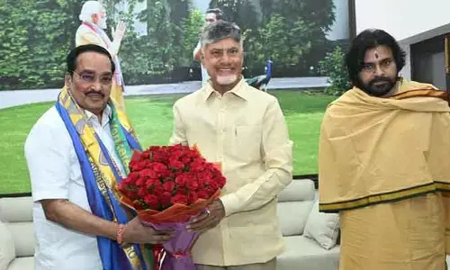 Delhi: కేంద్రమంత్రి సీఆర్ పాటిల్‌తో చంద్రబాబు, పవన్ భేటీ.. కీలక అంశాలపై చర్చ