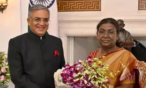 రాష్ట్రపతి ముర్ముతో నూతన సీఈసీ భేటీ