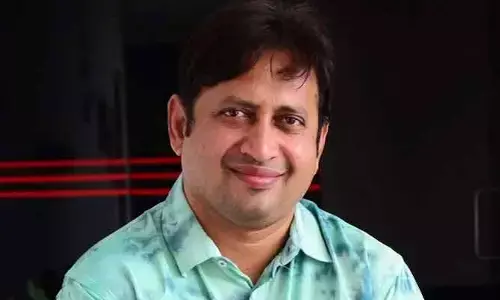 దయచేసి వారి ఉచ్చులో పడకండి.. చాలా జాగ్రత్తగా ఉండాలంటూ టాలీవుడ్ నిర్మాత  రిక్వెస్ట్