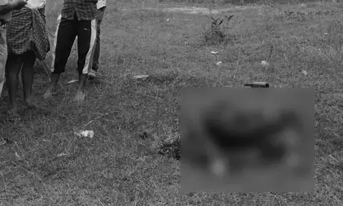 పూర్తిగా కాలిపోయిన స్థితిలో మహిళ మృతదేహం.. హత్యా.. ఆత్మహత్యా..?