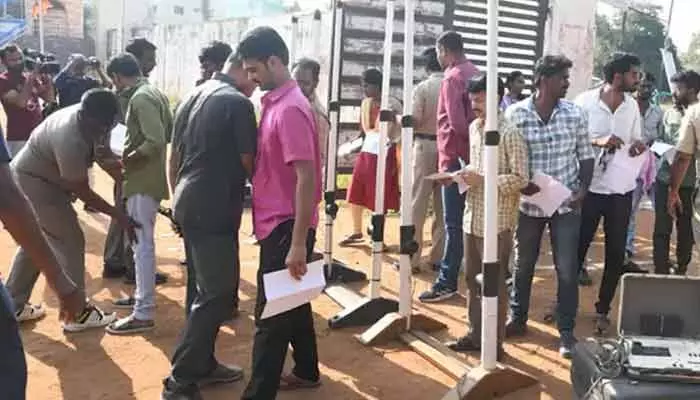 Ap News: గ్రూప్-2 మెయిన్స్ పరీక్షలు ప్రశాంతం Ap News: గ్రూప్-2 మెయిన్స్ పరీక్షలు ప్రశాంతం