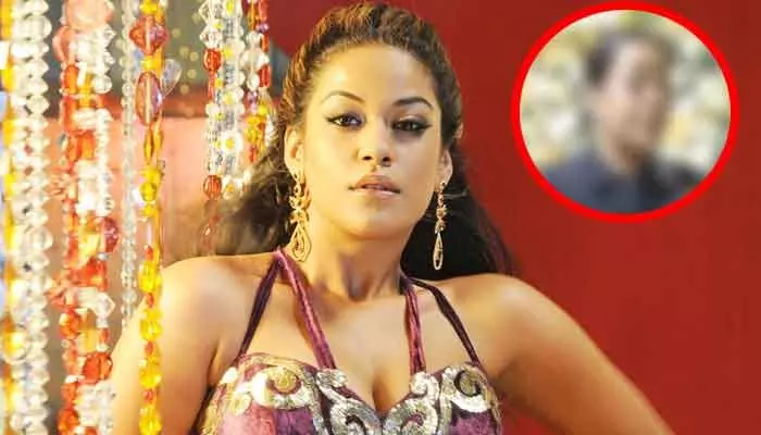 చాలా రోజుల తర్వాత మీడియా ముందుకు ముమైత్ ఖాన్.. కొత్త బిజినెస్లోకి ఎంట్రీ.. ఇప్పుడెలా ఉందంటే? చాలా రోజుల తర్వాత మీడియా ముందుకు ముమైత్ ఖాన్.. కొత్త బిజినెస్లోకి ఎంట్రీ.. ఇప్పుడెలా ఉందంటే?