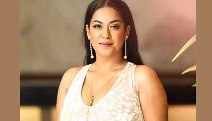 పెళ్లికొడుకు, ఇష్టమైన హీరో గురించి క్లారిటీ ఇచ్చిన ముమైత్ ఖాన్.. అవే ఎనర్జీనిస్తాయంటూ కామెంట్స్ పెళ్లికొడుకు, ఇష్టమైన హీరో గురించి క్లారిటీ ఇచ్చిన ముమైత్ ఖాన్.. అవే ఎనర్జీనిస్తాయంటూ కామెంట్స్