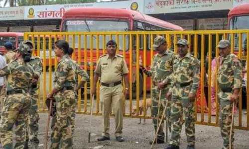 Maharashtra: మహారాష్ట్రలో మహిళకు వేధింపులు.. వ్యక్తి దారుణ హత్య