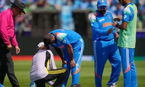 IND vs PAK : షమీకి ఏమైంది?.. గాయం తిరగబెట్టిందా?