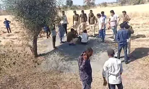 ఫలించని ప్రయత్నాలు.. బోరుబావికి మరో చిన్నారి బలి