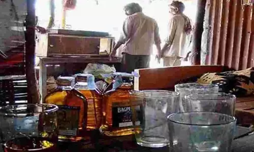రాష్ట్రంలో బెల్టు షాపులకు బిగ్ షాక్.. కలెక్టర్లకు సీఎం సంచలన ఆదేశాలు