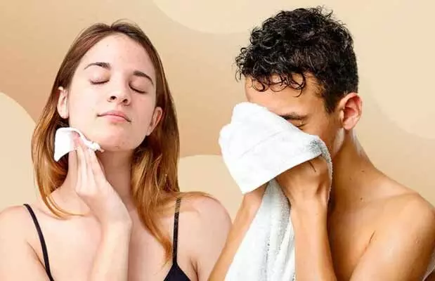 Skin Care : ఆయిలీ స్కిన్తో ఆ సమస్యలు.. బయటపడే మార్గమిదే.. Skin Care : ఆయిలీ స్కిన్తో ఆ సమస్యలు.. బయటపడే మార్గమిదే..