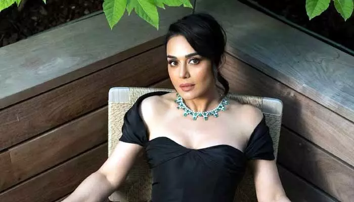 Preity Zinta: నకిలీ వార్తలు ప్రచారం చెయ్యడం అవమానకరం.. కాంగ్రెస్ పార్టీపై స్టార్ హీరోయిన్ ఫైర్ (పోస్ట్) Preity Zinta: నకిలీ వార్తలు ప్రచారం చెయ్యడం అవమానకరం.. కాంగ్రెస్ పార్టీపై స్టార్ హీరోయిన్ ఫైర్ (పోస్ట్)