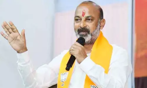 Bandi Sanjay: కేసీఆర్‌ను టచ్‌ చేసే ధైర్యం ప్రభుత్వానికి లేదు.. బండి సంజయ్‌ సెన్సేషనల్ కామెంట్స్