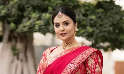 Sreemukhi: తెలుగింటి ఆడపిల్ల అంటే శ్రీముఖి లాగే ఉండాలి... కావాలంటే ఈ ఫొటోలు చూడండి!