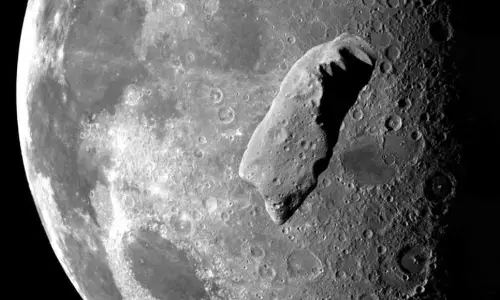 Asteroid: చంద్రునికి  పొంచి ఉన్న భారీ ముప్పు.. అదే జరిగితే వినాశనం తప్పదు