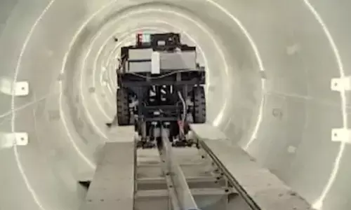 First Hyperloop Test Track: వేగం కన్నా వేగంగా.. ఉస్సెన్‌ బోల్ట్‌ కన్నా దూకుడుగా.. ఒక్క నిమిషంలో జెట్‌ స్పీడ్‌ ప్రయాణం