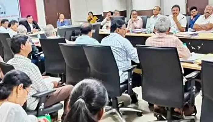 Breaking: కేఆర్ఎంబీ సమావేశం.. ఏపీ, తెలంగాణ కీలక వాదనలు Breaking: కేఆర్ఎంబీ సమావేశం.. ఏపీ, తెలంగాణ కీలక వాదనలు