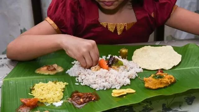 చేతితో తినే ముద్ద.. ఆశ్చర్యపరిచే వాస్తవాలు వెల్లడించిన లేటెస్ట్ రిపోర్ట్ చేతితో తినే ముద్ద.. ఆశ్చర్యపరిచే వాస్తవాలు వెల్లడించిన లేటెస్ట్ రిపోర్ట్