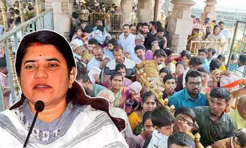 Srisailam: శ్రీశైలం వెళ్లే భక్తులకు బిగ్ అలర్ట్.. కలెక్టర్ రాజకుమారి కీలక ప్రకటన