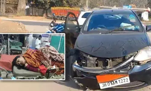 Accident: కుంభమేళా నుంచి తిరిగి వస్తుండగా ఎంపీకి రోడ్డుప్రమాదం