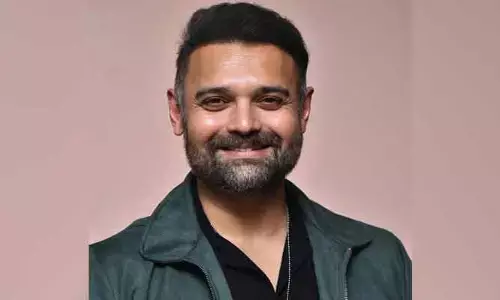 పవన్ కళ్యాణ్,ప్రభాస్ ఇష్టం.. అలాంటి పాత్రలు చేస్తానంటూ నటుడు ఇంట్రెస్టింగ్ కామెంట్స్