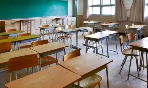 Education: దేశవ్యాప్తంగా 35 శాతం స్కూళ్లలో 50 కంటే తక్కువ విద్యార్థులు