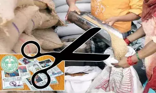 TG Govt.: తెలంగాణ సర్కార్ కీలక నిర్ణయం.. వారందరికీ ‘రేషన్’ కట్!