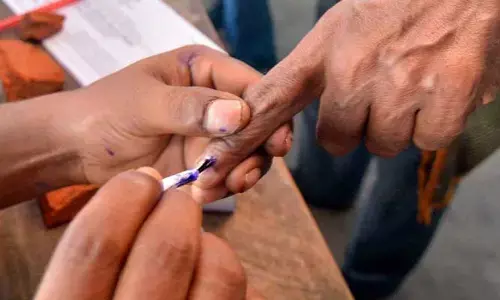 MLC elections: ఎన్నికలు బహిష్కరించిన గ్రామం.. ఎమ్మెల్సీ పోలింగ్ లో అనూహ్య పరిణామం