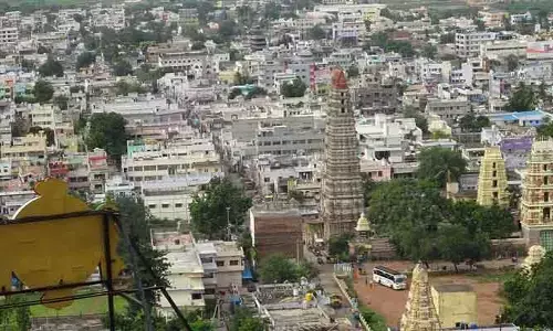 మంగళగిరిలో ఉద్రిక్తత.. పీడీఎఫ్‌, కూటమి కార్యకర్తల వాగ్వాదం