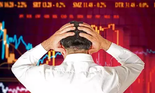 Stock Markets: ఇన్వెస్టర్లకు ఊహించని షాక్.. భారీగా పతనమైన స్టాక్ మార్కెట్లు