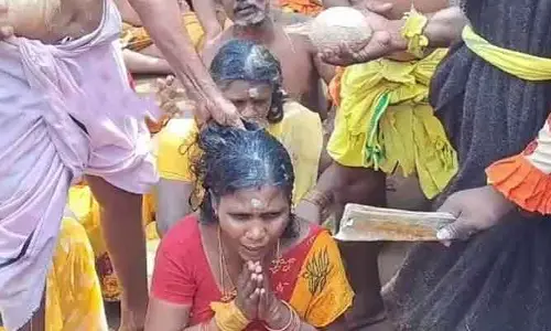 వామ్మో.. ఇదెక్కడి వింత ఆచారం!