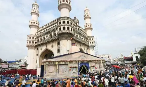 Breaking News : భాగ్యలక్ష్మీ టెంపుల్ ఎండోమెంట్ స్వాధీనంపై హైకోర్ట్ స్టే