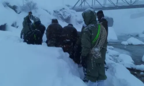 Uttarakhand: ఉత్తరాఖండ్ లో కొనసాగుతున్న రెస్క్యూ..  కొండచరియల కిందే ఇంకో ఐదుగురు