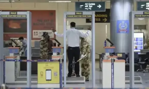 Amritsar Airport: అమృత్ సర్ ఎయిర్ పోర్టులో భారీగా డ్రగ్స్ పట్టివేత
