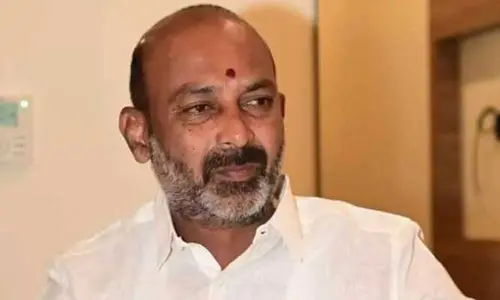 Telangana: ‘ఠాగూర్’ సినిమా చూపిస్తున్నారు.. చికిత్సకు ఆస్తులు అమ్మే దుస్థితి: కేంద్ర మంత్రి