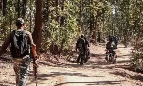 Chhattisgarh: ఛత్తీస్ గఢ్ లో మరోసారి ఎన్ కౌంటర్.. ఇద్దరు మావోలు హతం