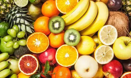 Fruits: మహిళలు ఈ ఫ్రూట్స్ ను తప్పక తినాల్సిందే.. ఎందుకంటే..?