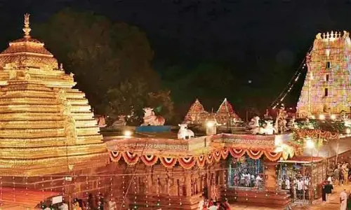 Srisailam: శ్రీశైలంలో నకిలీ దర్శన టికెట్లు కలకలం