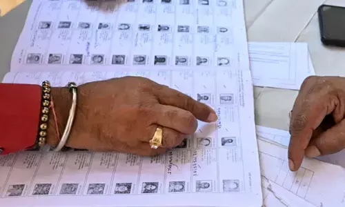 Voters: ఒకే ఈపీఐసీ నంబర్ ఉంటే వారంతా నకిలీ ఓటర్లు కాదు.. ఈసీ కీలక ప్రకటన